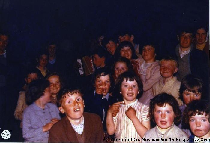 Childrens Party In Ballinagoul, ( Baile Na nGall ) Ring