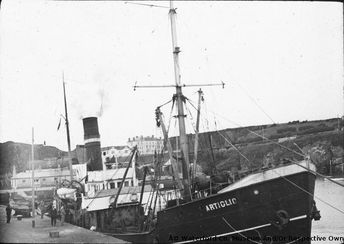 Italian Salvage Ship, Artiglio, At Dunmore East
