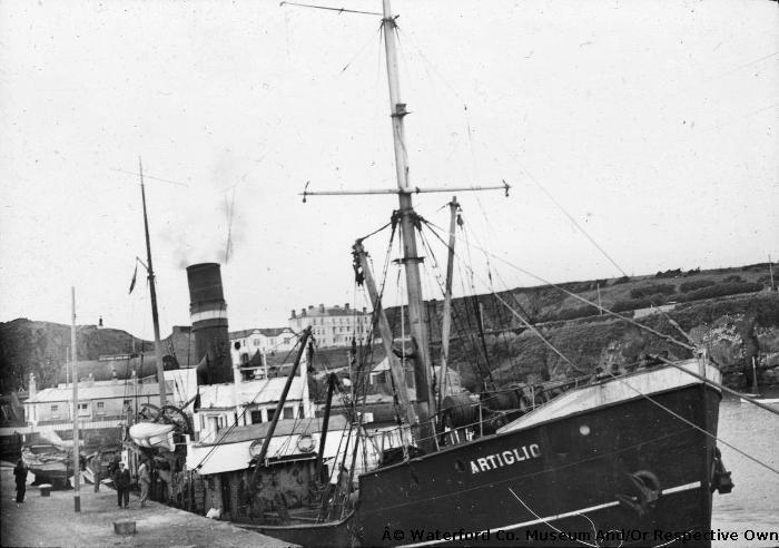Italian Salvage Ship, Artiglio, At Dunmore East